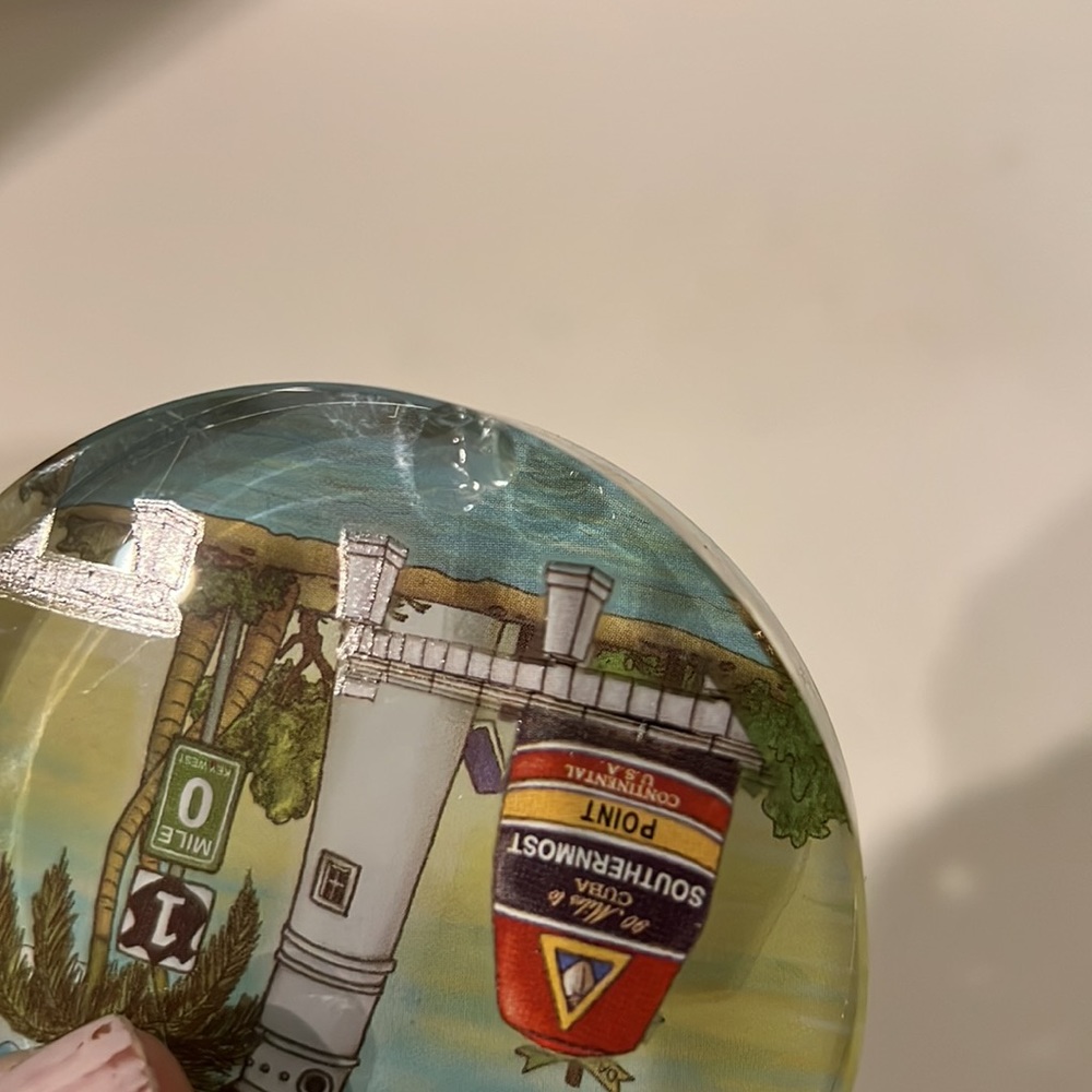 Glass Paperweight Key West - Picture 5 of 5